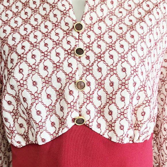 Vintage red and cream maxi dress from 1970s. - Picture 7 of 14
